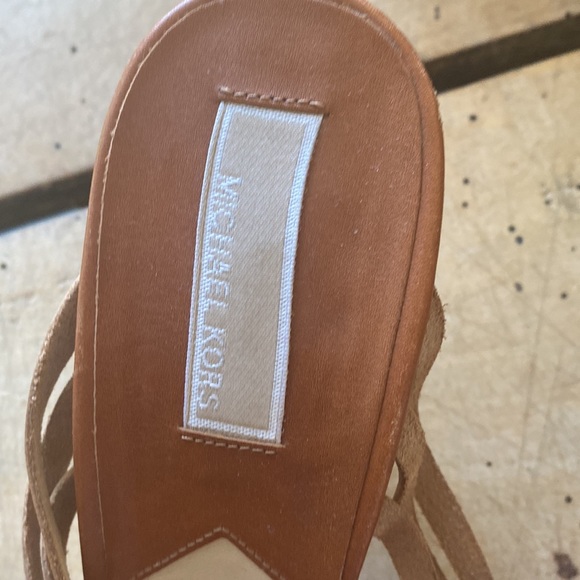 🛍️Barely worn Michael Kors heel slides🏖️ - Picture 2 of 4
